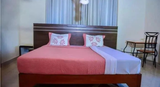 Elegance Hotel