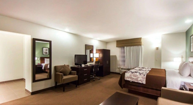 Люкс c 1 комнатой Sleep Inn & Suites Edmond near University