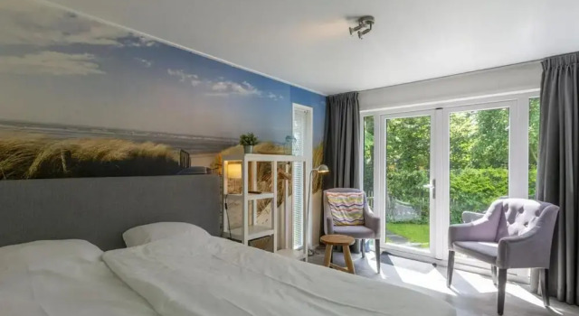 Holiday Home near Dutch Beach with Pool, Забронировать Дом для отпуска Виллы Синт-Мартенсвлотбруг, Вилла