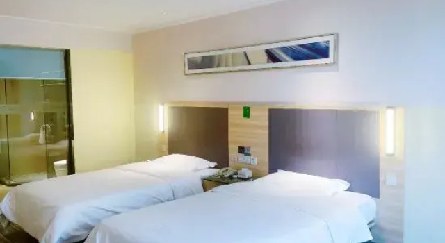 Номер Business City Comfort Inn GZ Baiyundadaobei
