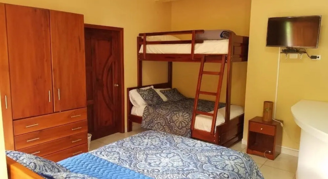 Четырёхместный номер Comfort Hotel Soberao