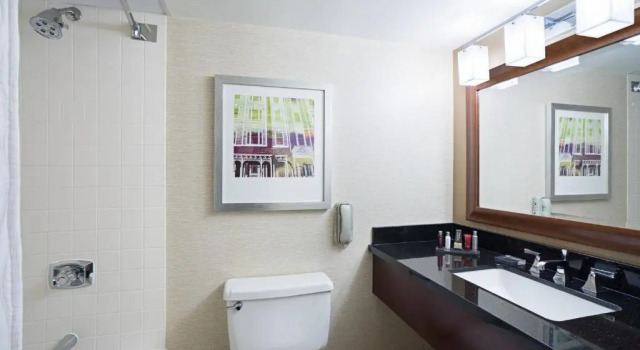Номер Standard Charleston Marriott Town Center