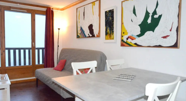 Apartment With 2 Bedrooms in Besse-et-saint-anastaise, With Wonderful Mountain View, Shared Pool and Wifi