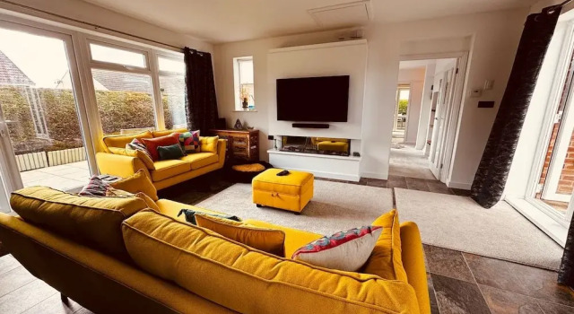 Апартаменты Luxury Adult-only 2-bedroom Bungalow With Hot Tub