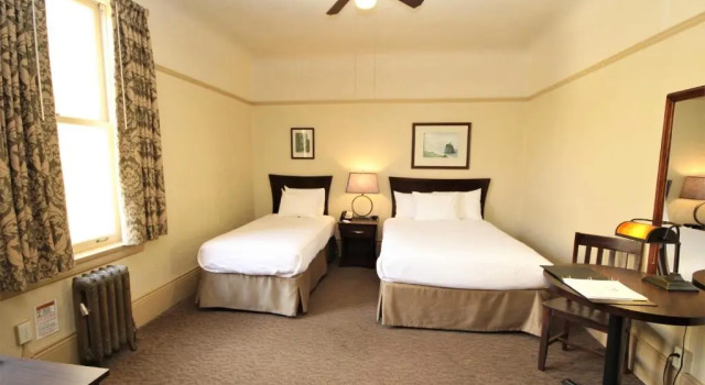 Трёхместный номер Standard Hotel Arcata
