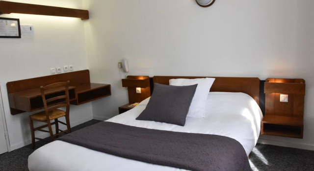 Двухместный номер Standard Logis Hôtel LE DAHU