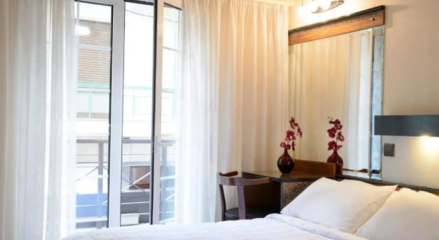 Двухместный номер Standard с балконом Victory Inn Hotel
