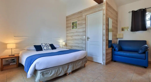 Номер Comfort Logis Hôtel & Spa Déjeunez Sous LArbre