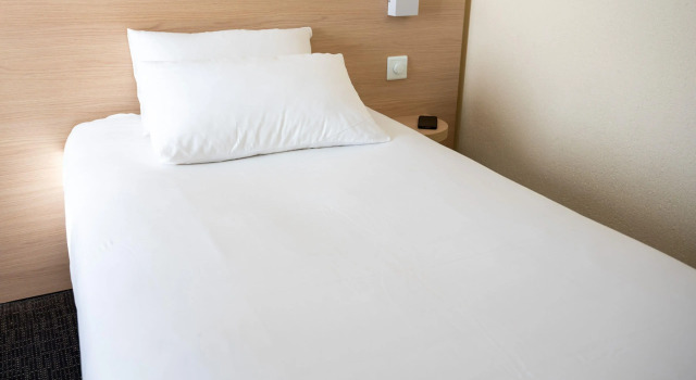 Трёхместный номер Standard Hotel Kyriad Lamballe