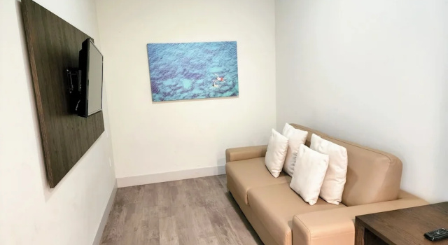 Номер Deluxe c 1 комнатой с балконом и с частичным видом на океан CH Luxury Condos & Studios On The Beach
