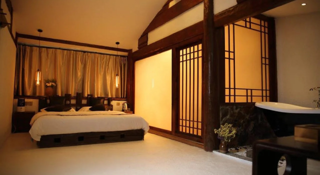 Lijiang Passing Through Hostel