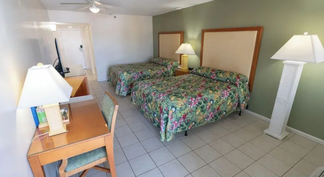 Четырёхместный номер Standard с балконом Pirates Cove Resort and Marina - Stuart