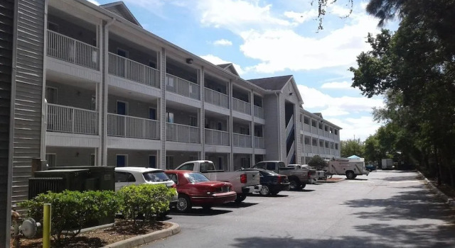 InTown Suites Extended Stay Clearwater FL, Забронировать Апарт-отель Апарт-отели Клируотер-Бич, Апарт-отель