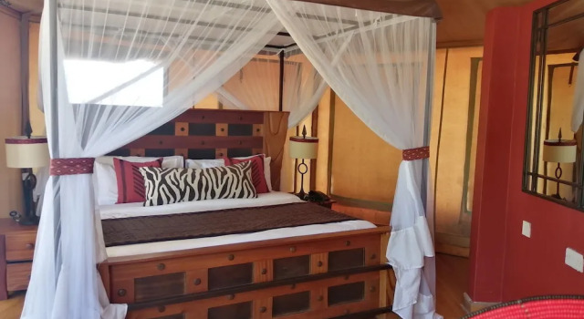 Emayian Luxury Camp