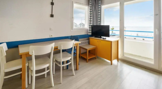Студия с балконом и с видом на море Résidence Pierre & Vacances la Corniche de la Plage