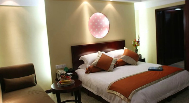 Chizhou Dajiuhua Hotel, Book Hotel 4-stjernede hoteller i Chizhou, 4*