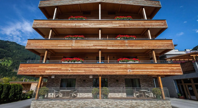 Aktivhotel Tuxerhof, Rezerwuj Hotel Hotele w Tyrol z parkingiem, Parking