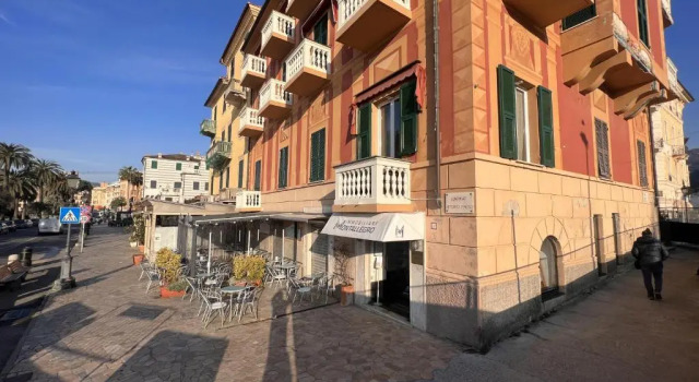 AL CASTELLO-VISTA MARE -ROMANTICO e CENTRALE a 20 METRI DAL MARE-toll parking at 15 euro per day to be booked in advance -subject to availability, Забронировать Отель Отели Рапалло с парковкой, Парковка