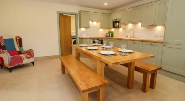 1 Bears Court Little Rissington