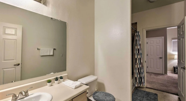 Апартаменты Condo w/ Pool Access, 5 Mi to Tempe Diablo Stadium