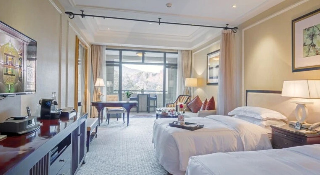 Modern Downtown Crossing Suites by Sonder