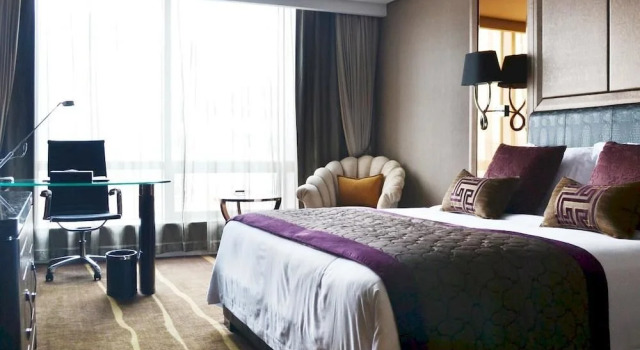 Deyang Care Feeling Grand Hotel, Rezerwuj Hotel Hotele w Deyang z parkingiem, Parking