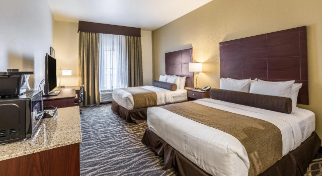Четырёхместный номер Standard Cobblestone Hotel & Suites Hartford