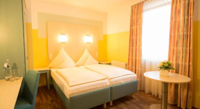 Четырёхместный номер Standard Ambient Hotel am Europakanal