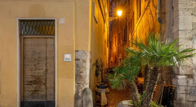 Almaìt, Prenota Hotel Pantheon Roma
