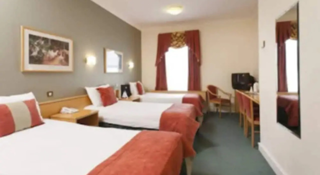 Трёхместный номер Standard Pery's Hotel