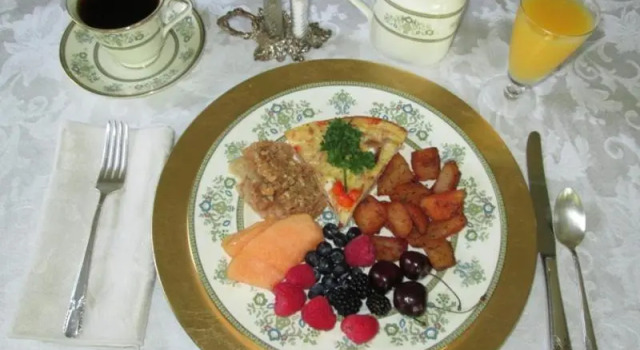 The Bridges Inn at Whitcomb House B&B, Buchen Sie Bed & Breakfast Hotels in New England mit Parkplatz, Parkplätze