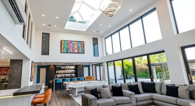 5 Bed Villa-sleeps 10-hot Tub-bar & Pool Table