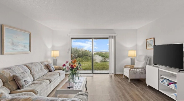 Yellow Sunshine Oceanfront Townhouse, Private Balcony Unit #2, Reserva ahora Villa Ponce Inlet Florida