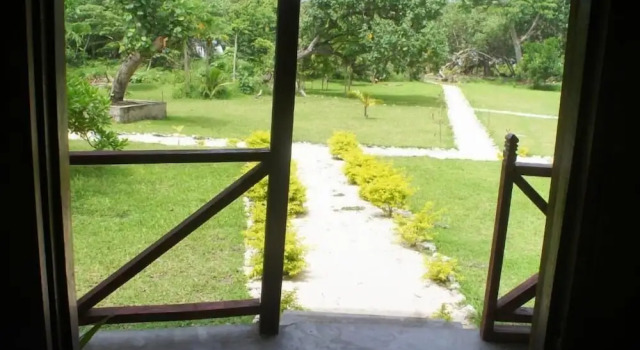Бунгало Alofa Beach Bungalows