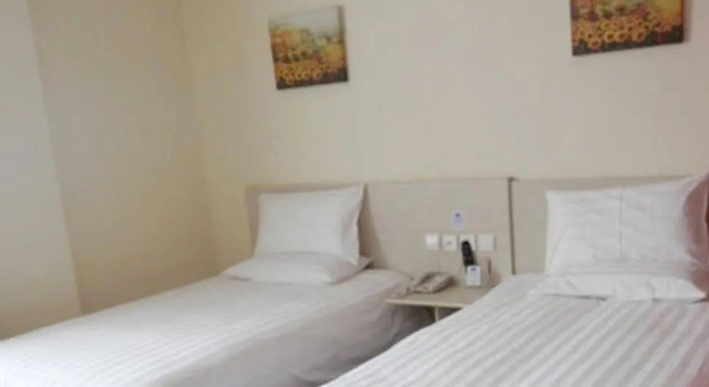 Yilai Hotel (Xian Xiaoyanta Peoples Hospital Branch), Забронировать Отель Яньта , рядом с Small Wild Goose Pagoda
