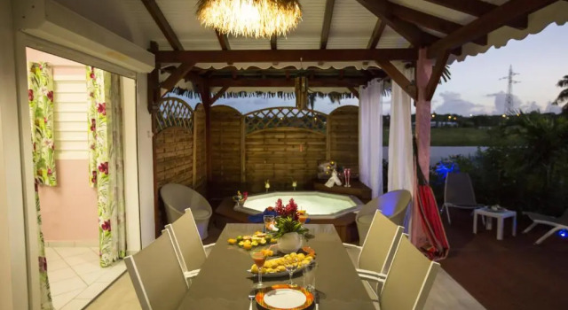 La Palmeraie Doree, Rezerwuj Hotel Hotele w Grande-Terre z basenem, Basen