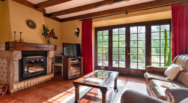 Oliveiras House (CLE150)