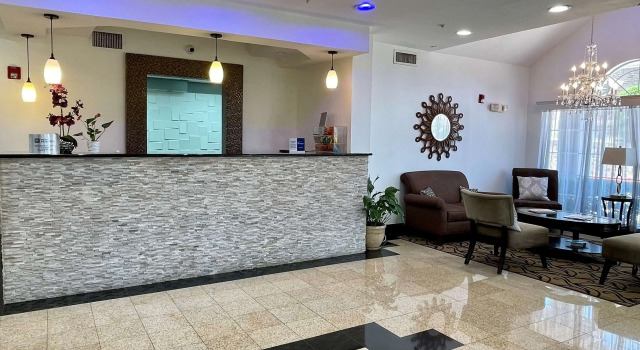 Best Western Roanoke Inn & Suites