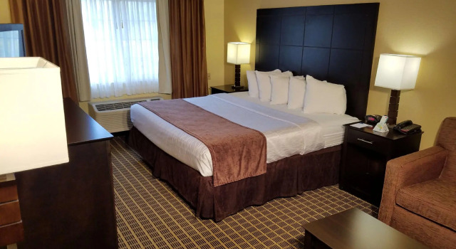 Двухместный номер Standard Quality Inn & Suites Morgantown - University Area