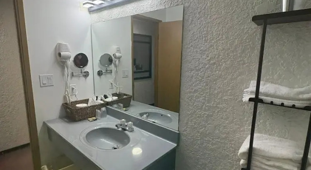 Двухместный номер Standard Maple Creek Motor Inn