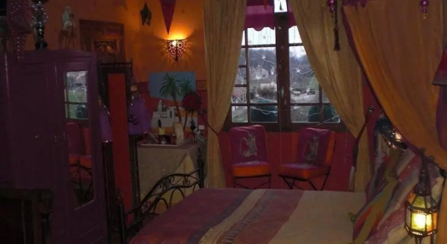 Chambres d'hôtes La Maison Bleue, Book Hotel Hotels in Burgundy with a Pool, Swimming Pool