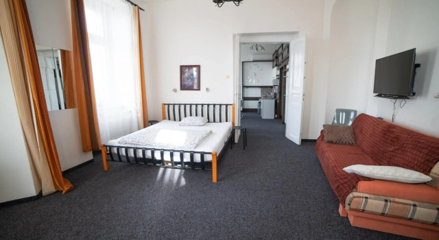 Apartment Kahoun, Забронировать Апартаменты/квартира Отели Праги с парковкой, рядом с Намести Миру, Парковка