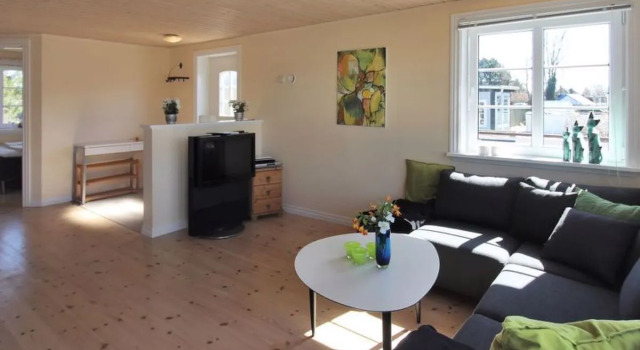 "Nane" - 350m from the sea in Bornholm, Boek Hotel Hotels in Bornholm met parkeren, Parkeren