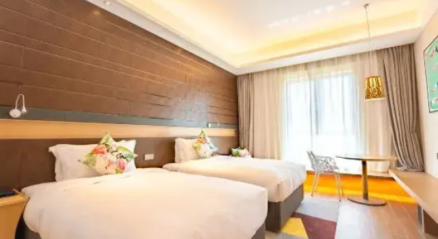 Семейный люкс Deluxe с 2 комнатами Flamingo Harbour Hotel