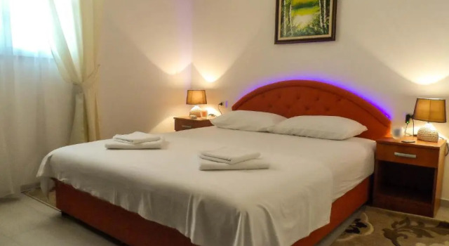 Apartments MileS, Book Apartment Busat 