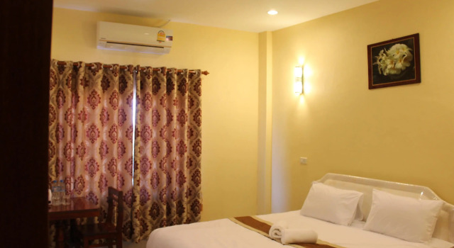 Phommala Hotel, Rezerwuj Hotel Hotele w Pakse z parkingiem, w pobliżu Wat Phabat, Parking