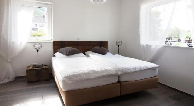 Zur alten Rebe Ferienhaus und Weingut, Забронировать Отель Отели Фильцен 4 звезды, 4*
