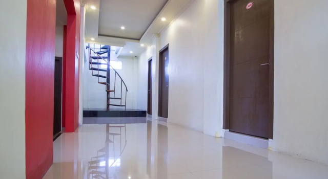 RedDoorz near Taman Kota Ternate, Book Pension Hoteller i North Maluku med parkering, Parkering