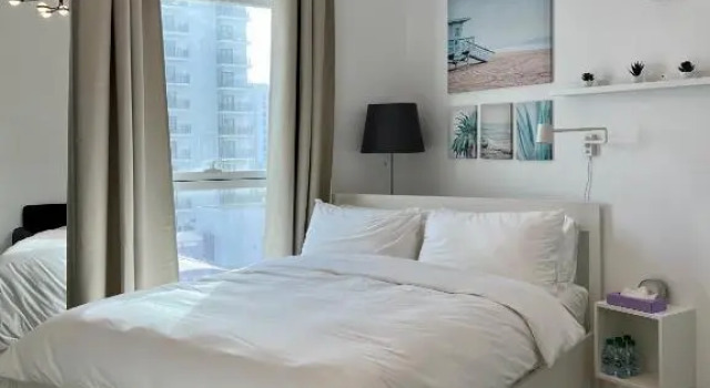 Canal view 3 bedroom holiday home with balcony, Забронировать Апартаменты/квартира Остров Яс Абу-Даби, рядом с Трасса Форумлы-1 Яс-Марина