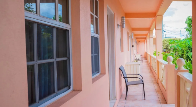 Двухместный номер Economy Цокольный этаж Connies Comfort Suites